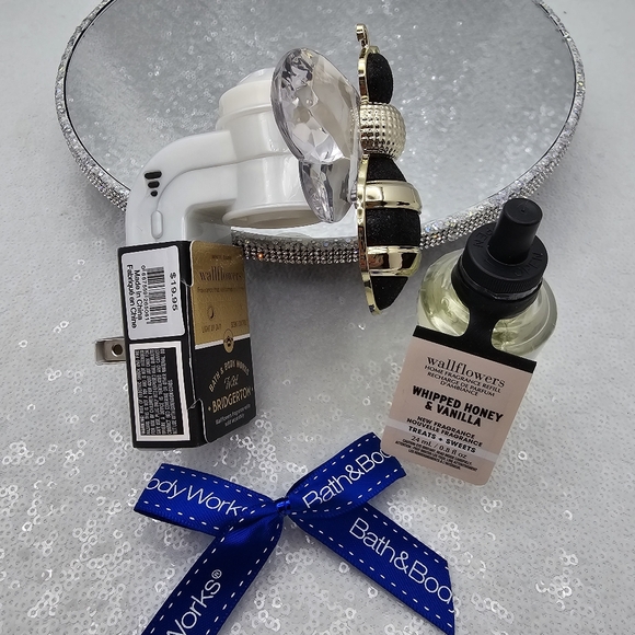 Bridgerton x Bath and Body Works Limited Edition Gem Bee Nightlight Bundle - Picture 8 of 10